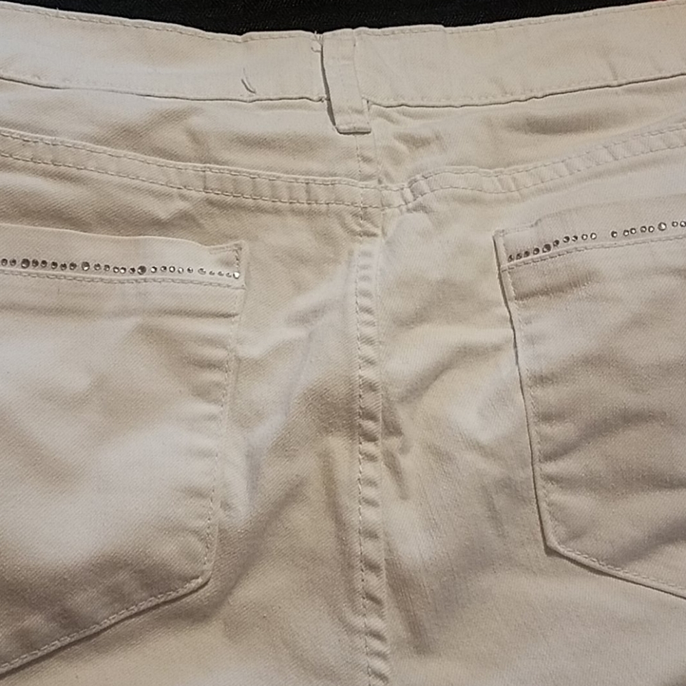 Not yours daughter jeans white capri